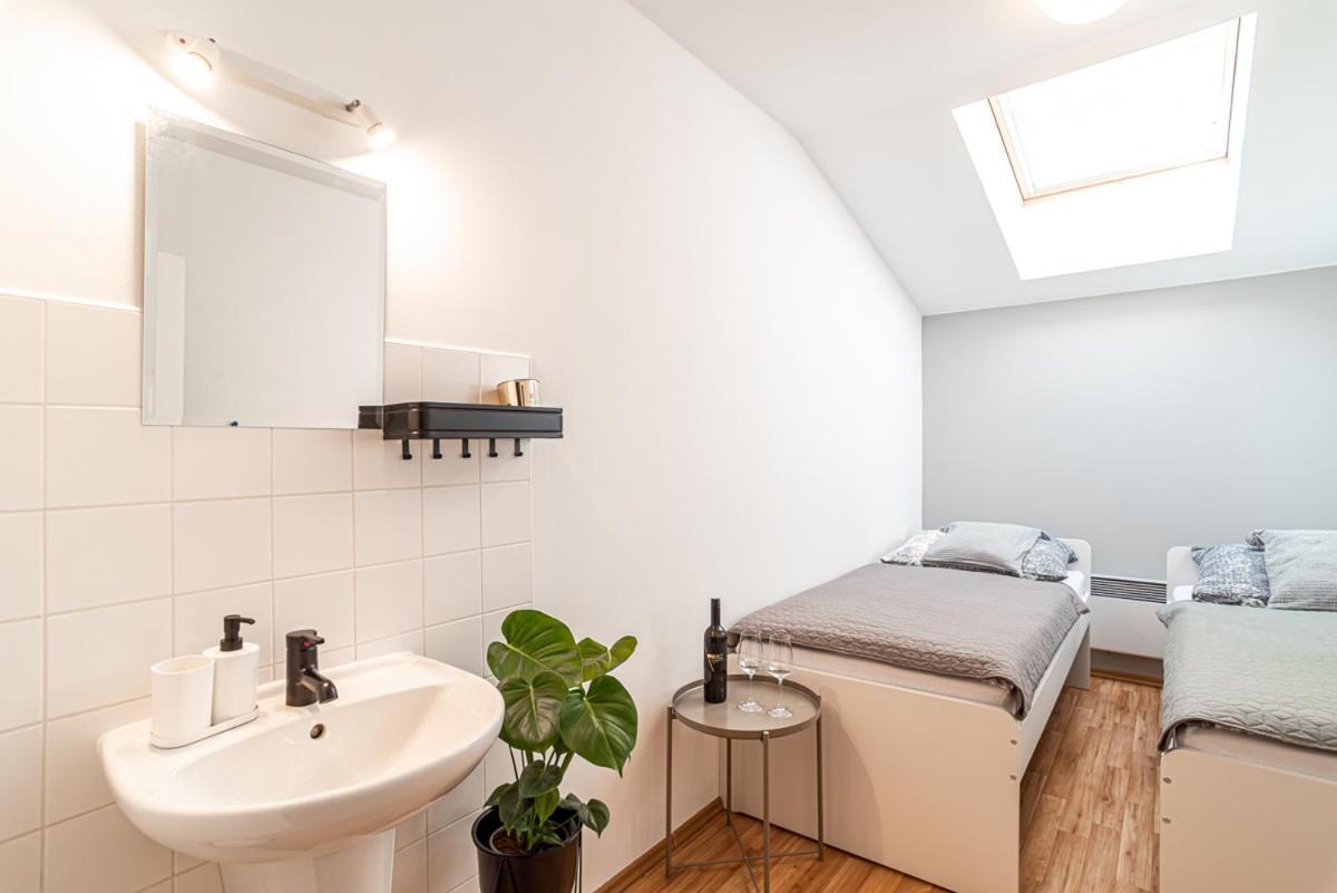 Penzion Vinařství W18 Velke Bilovice Exterior foto