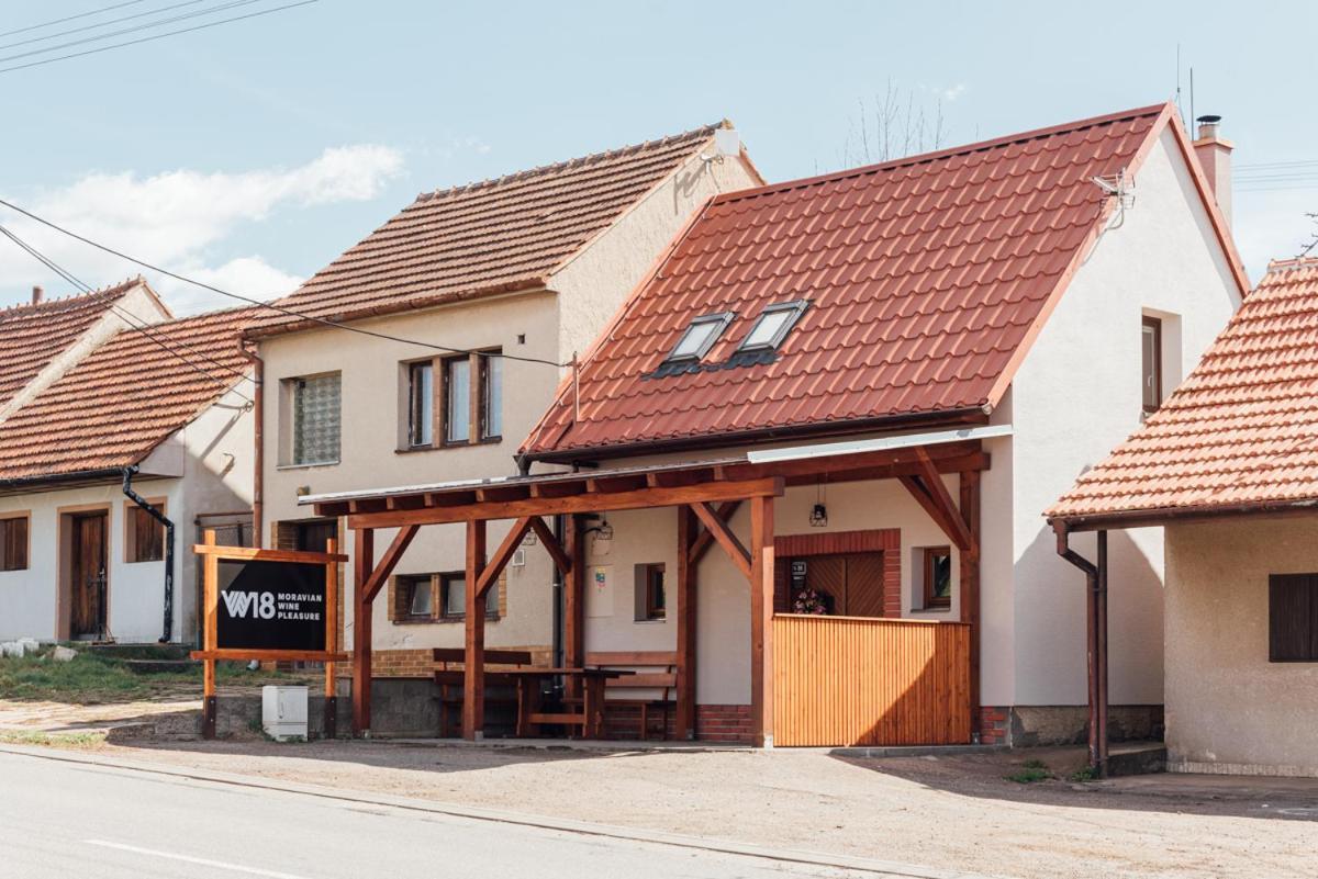 Penzion Vinařství W18 Velke Bilovice Exterior foto